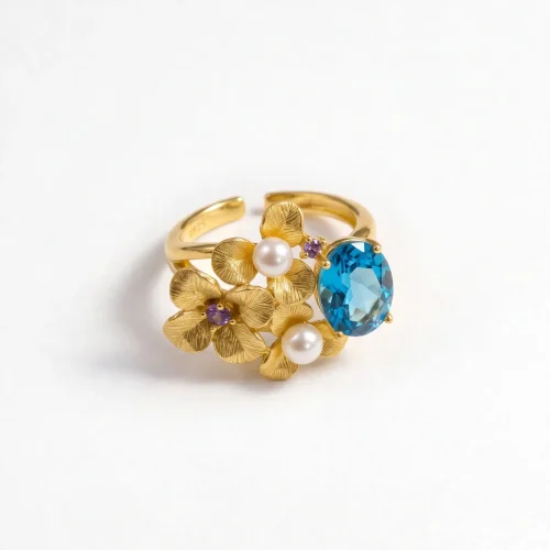 Topaz flower ring